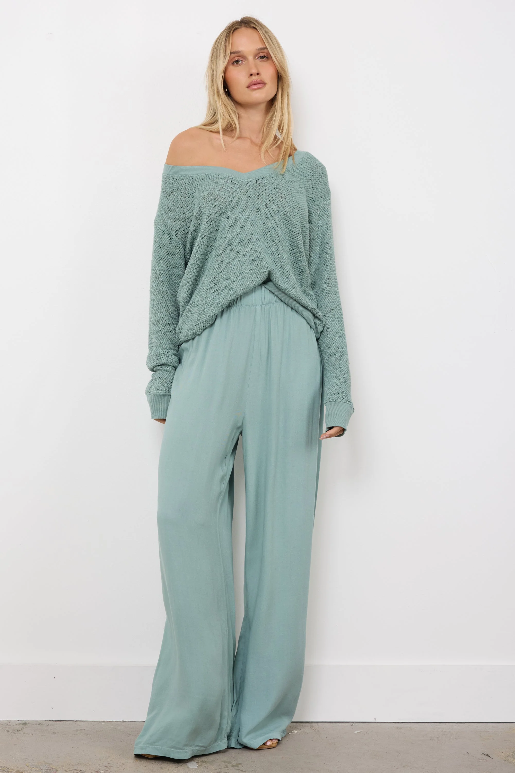 Gabrielle V Neck Mesh Pullover - Image 10