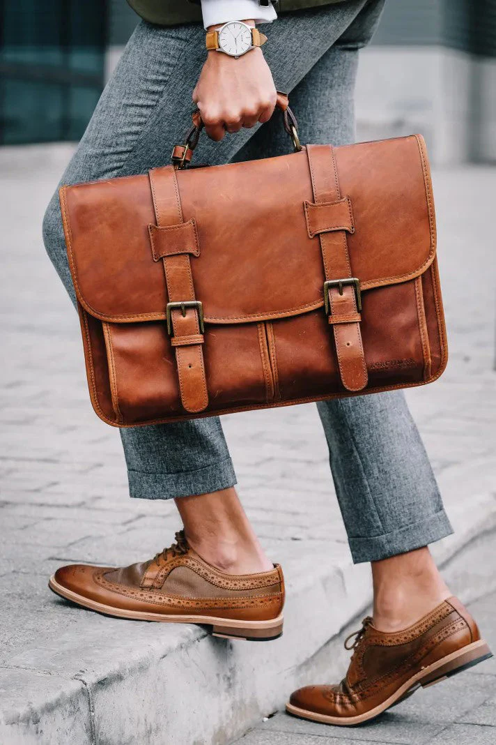 Classic Leather Garfield 15" Laptop Briefcase - Image 32