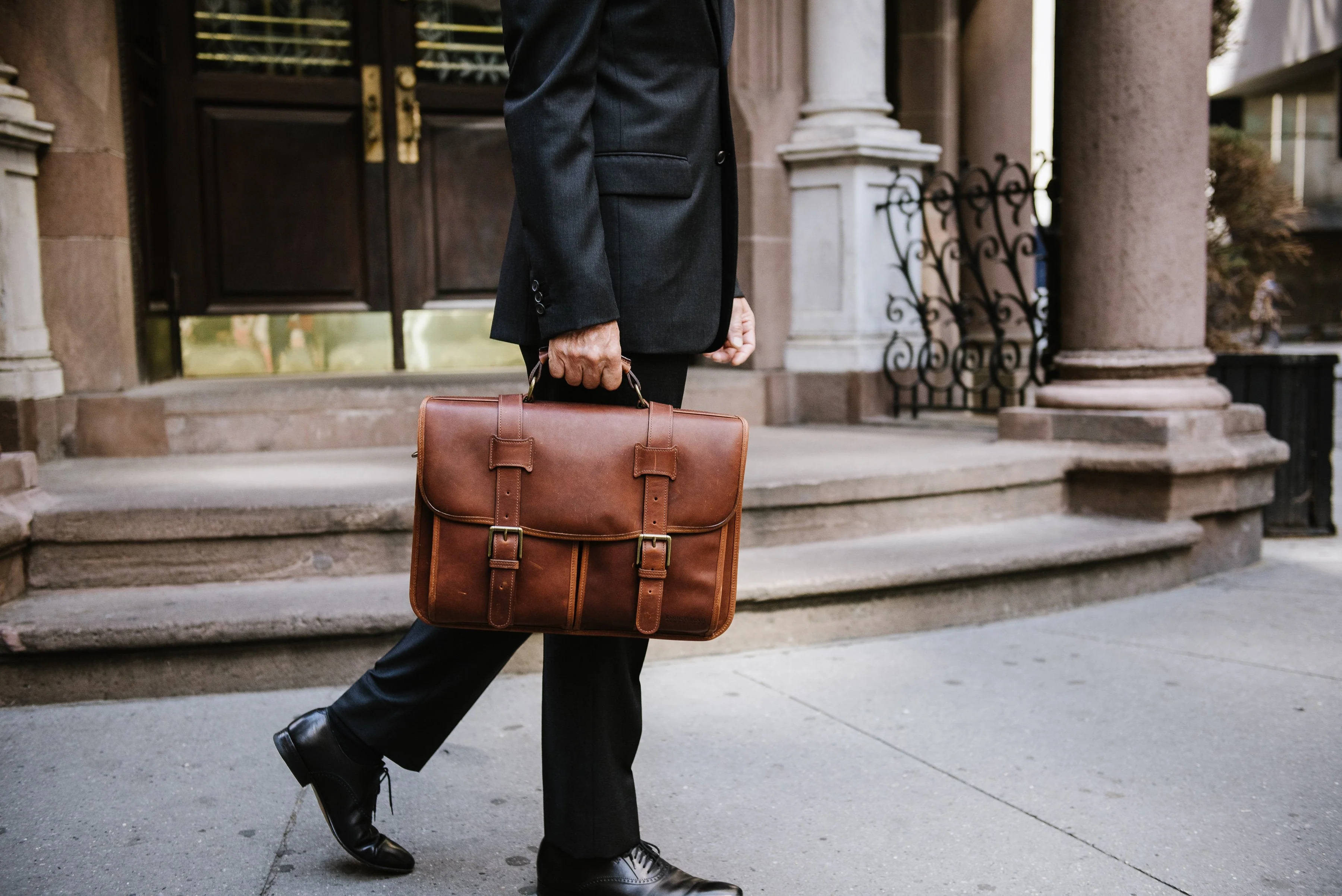 Classic Leather Garfield 15" Laptop Briefcase - Image 54