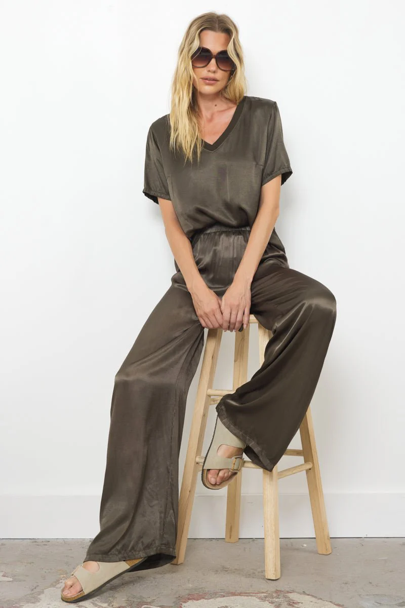 Nice & Easy V-Neck Relaxed Fit Top - Image 5