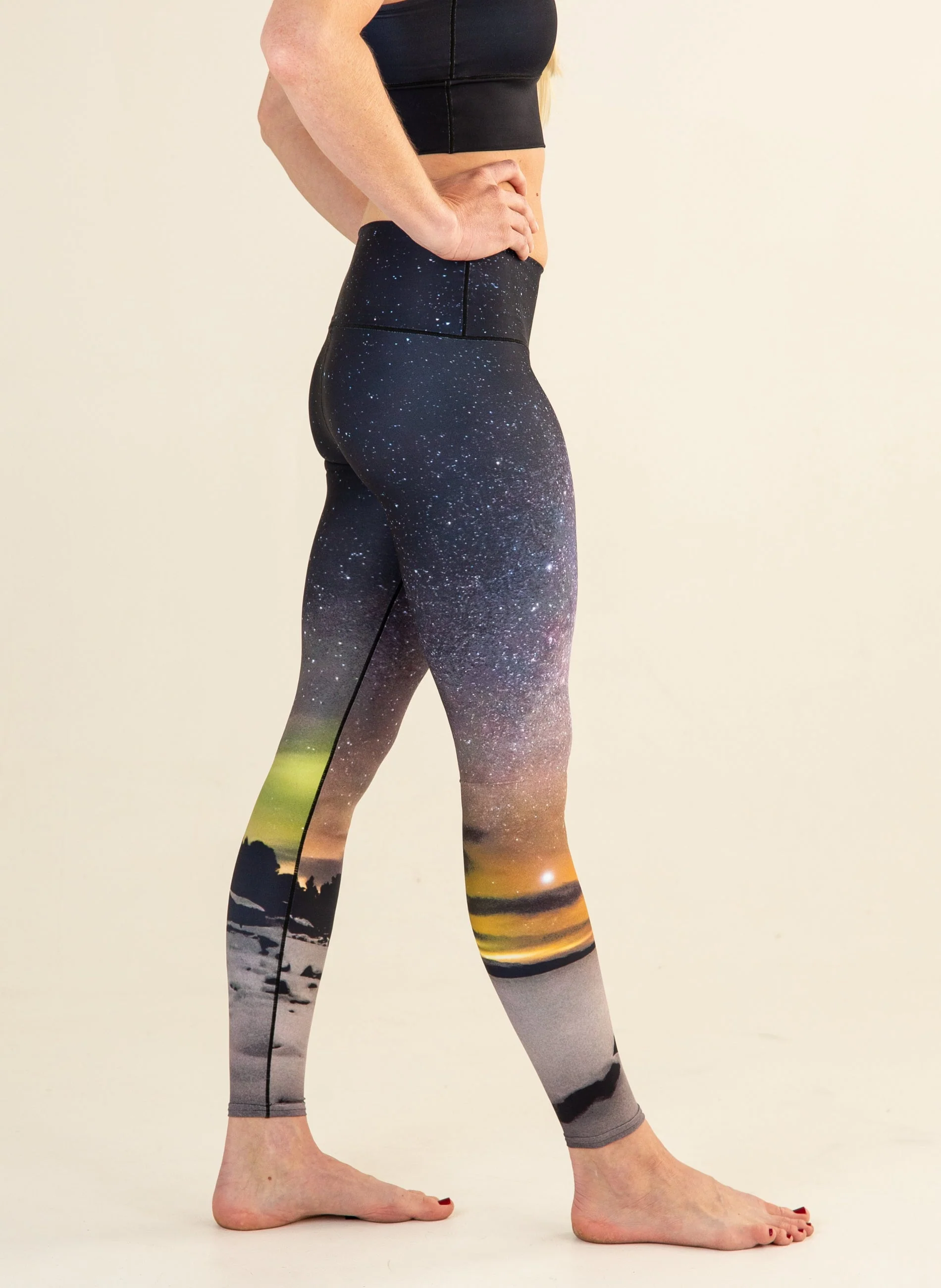 Eco-Friendly Northern Lights Yoga Pants - Image 4