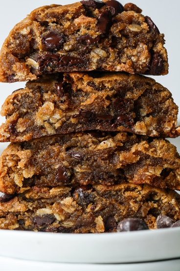 Gluten-Free Oatmeal Chocolate Chip Cookies - 4 Oz - Image 3