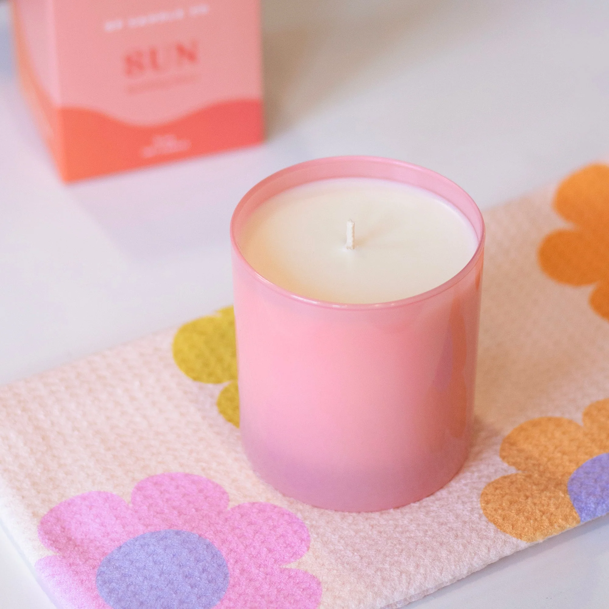 Sun 9 oz. Hue Soy Candle - Sparkling Citrus - Image 7