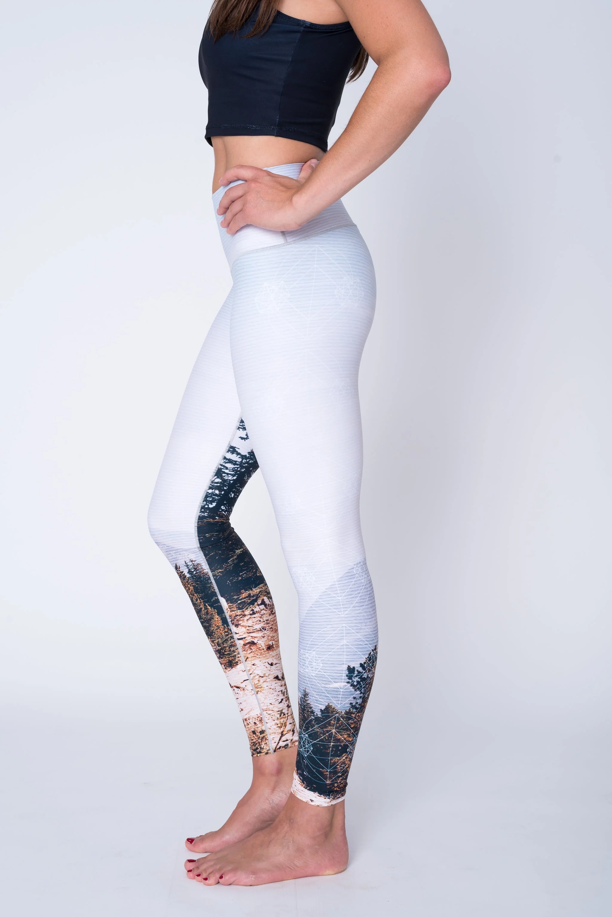 Eco-Friendly Mountain Vista Yoga Pants - Image 7